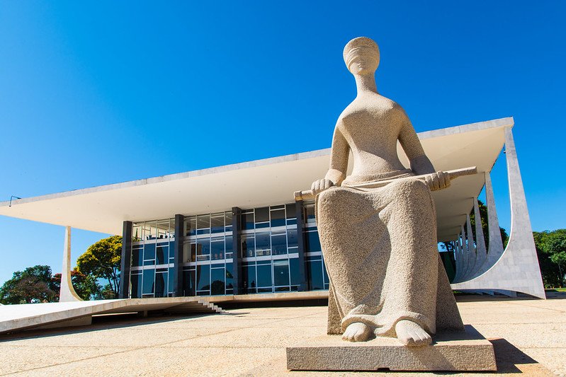 Estátua da Justiça em frente ao Supremo Tribunal Federal, em Brasília